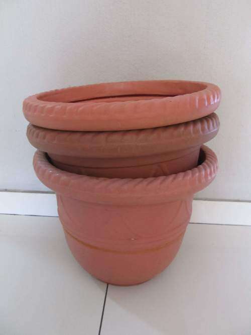 PLANTERS !! Contemporary Lot of 3 Identical Large Acrylic Planter Pots