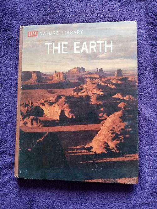 Life Nature Library - The Earth (Hardcover Good to Very Good Condition)
