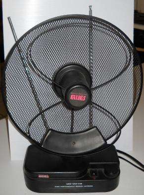 INDOOR TV ANTENNA - MAINS OPERATED