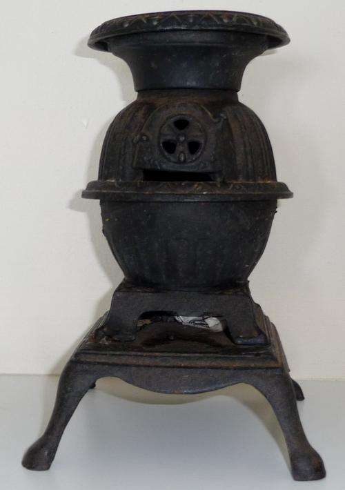 LOVELY CAST IRON MINIATURE FIREPLACE ***R1 START*** NO RESERVE!!!