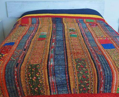 LARGE - Exquisite Hand-Made HMONG Quilt - Vintage Fabrics - FREE Delivery