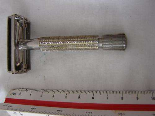 VINTAGE GILLETTE SAFETY RAZOR - MADE IN ENGLAND