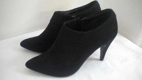 STUDIO. W BOOTS!!
