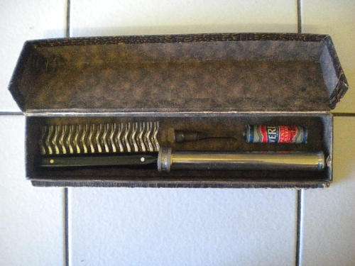 VINTAGE "WHITE'S" ELECTRIC COMB!!