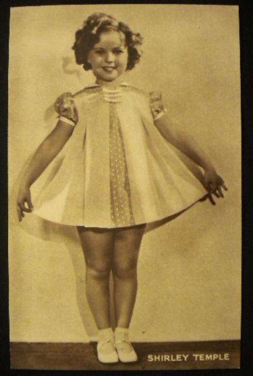 POSTCARD - SHIRLEY TEMPLE (UNUSED)!!
