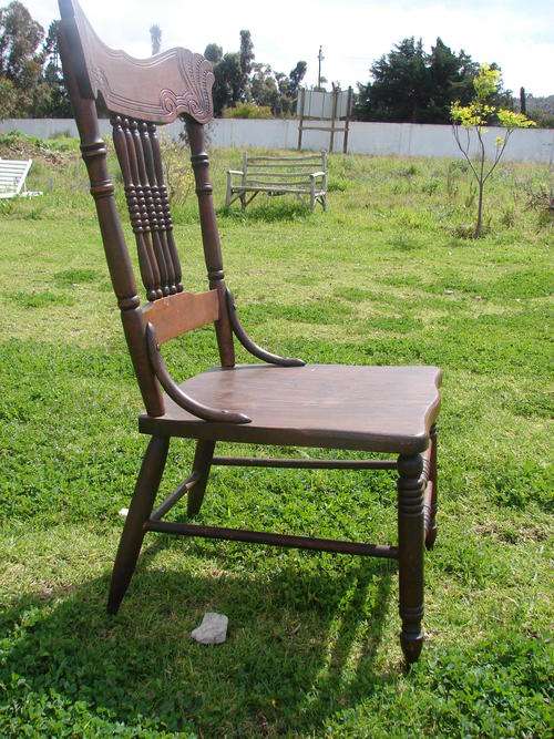 PRESSBACK NURSING CHAIR!!