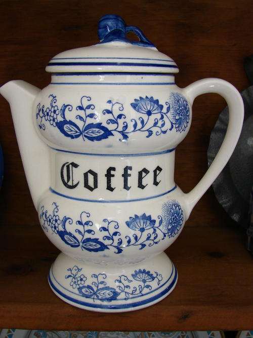 COFFEE POT - "BLUE ONION" !!