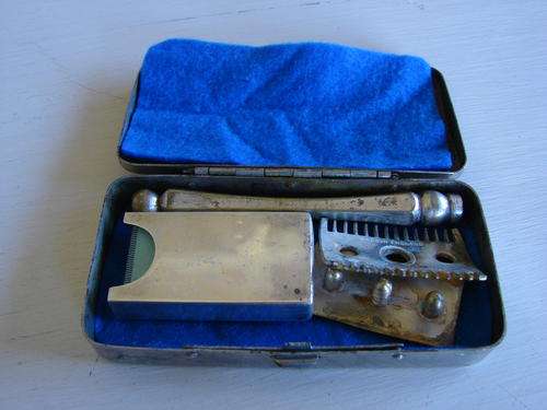 VINTAGE RAZOR!!