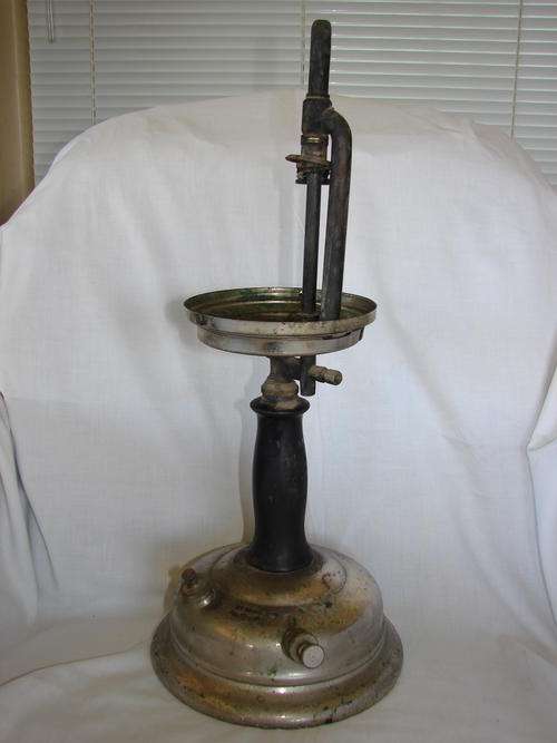 ANTIQUE "PRIMUS 1024" KEROSENE TABLE LAMP!!