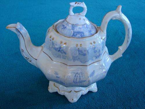 VICTORIAN TEA POT !!!