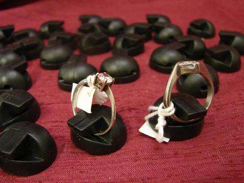 RING DISPLAY LOT !