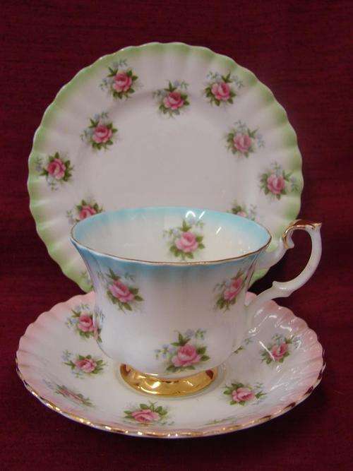 ROYAL ALBERT " FORGET - ME - NOT ROSE  " MIXED  TRIO. 3
