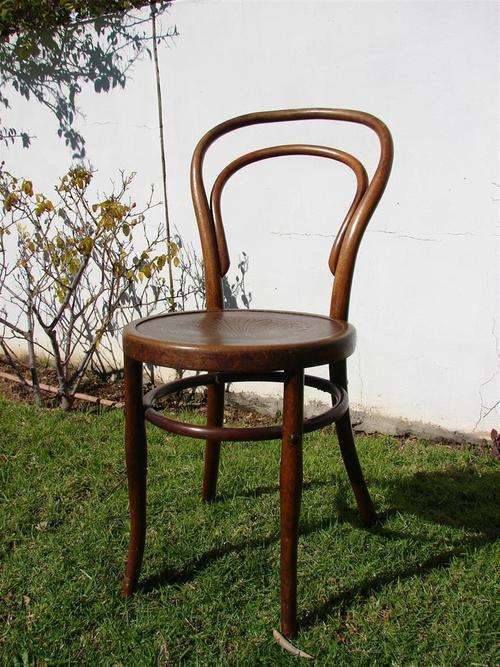 Vintage Bentwood Chair with pressed wood seat. Thonet Design . Beautiful condition. COLLECTION ONLY!