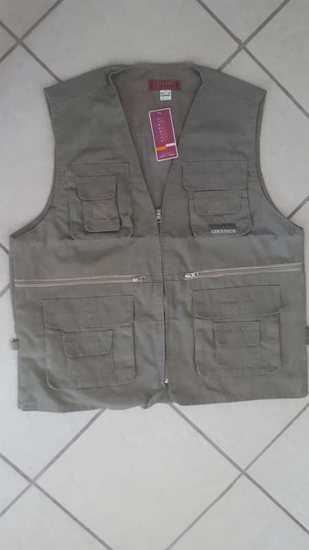 Fishing jacket Size L  LIGHT GREY lots of pockets NEW Stock clearance!