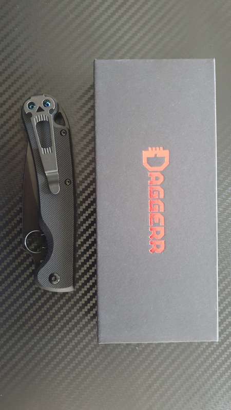 Russian Daggerr Arrow folding  knife black plain blade