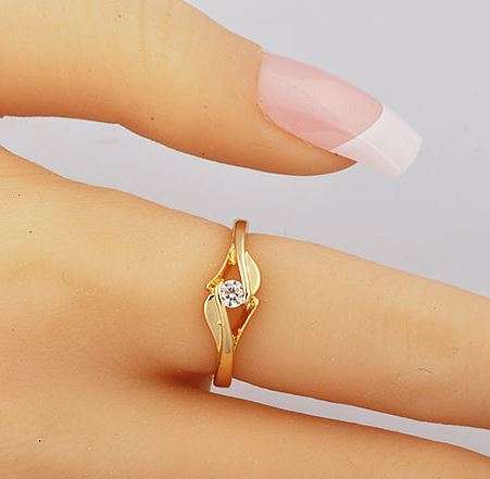 Womans clear cubic zirconia yellow gold filled ring size 7.5