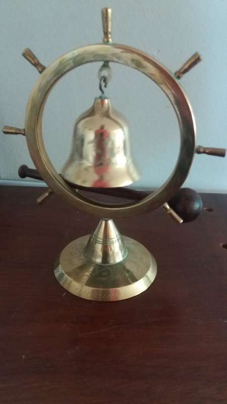 beautiful little gong solid brass with wooden baton