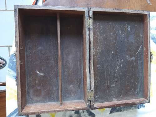 Beautiful wooden suitcase (restored) from 1920 t0 1940)