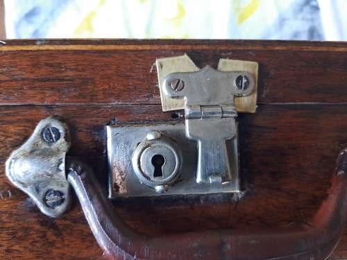 Beautiful wooden suitcase (restored) from 1920 t0 1940)