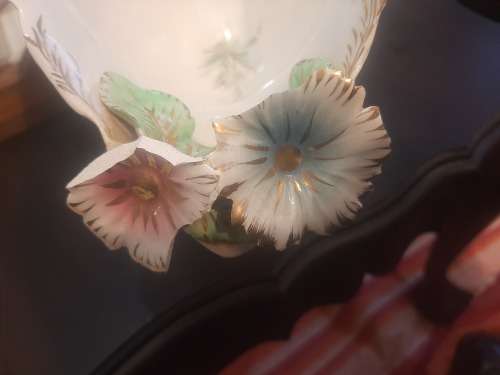 Capodimonde style vase (Note damage to 2 flowers)