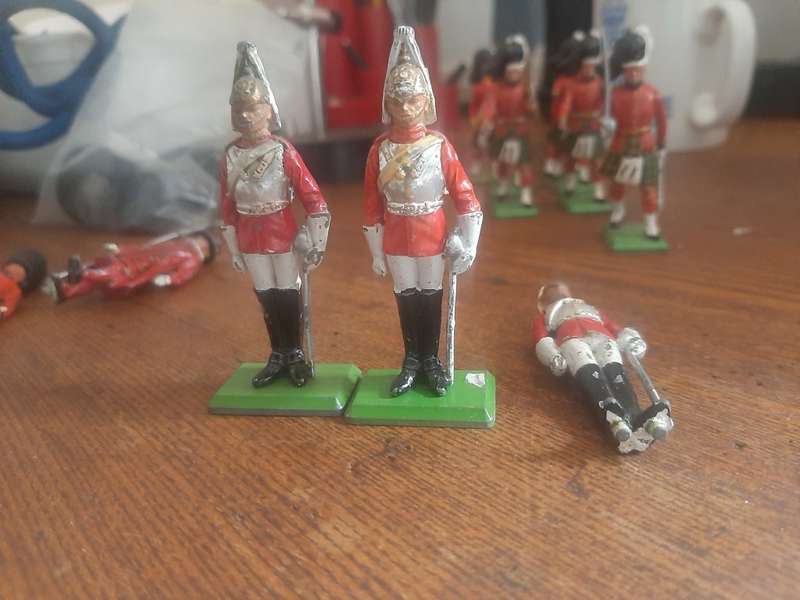 3x Britain`s Led soldiers ( 2 with stand one without)