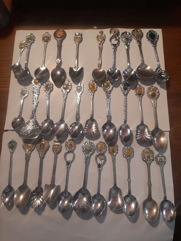 29 metal and 2 silver plated  memorabilia teaspoons, South Africa