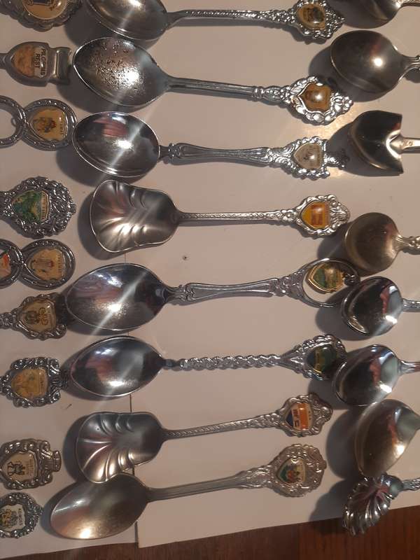 29 metal and 2 silver plated  memorabilia teaspoons, South Africa
