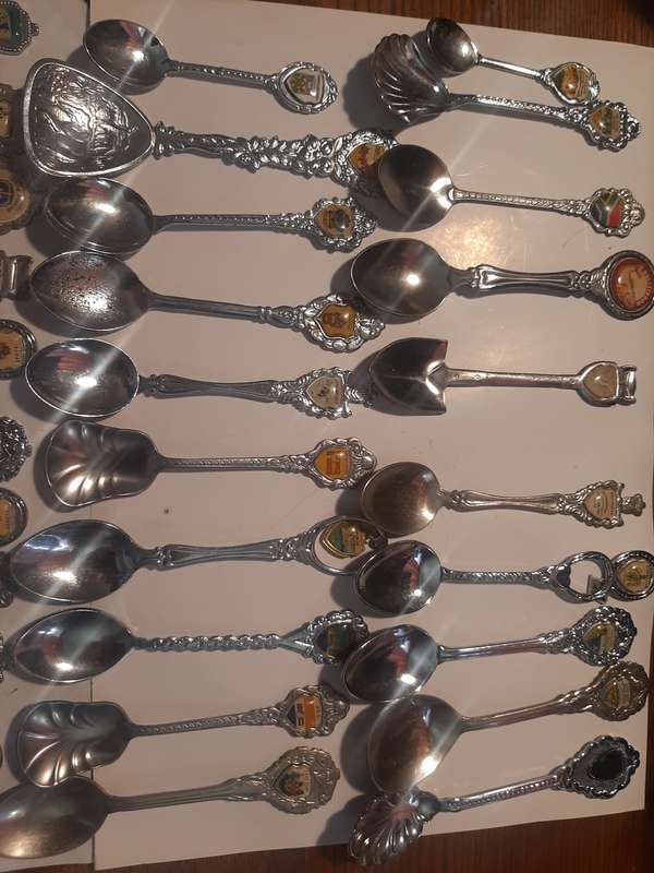 29 metal and 2 silver plated  memorabilia teaspoons, South Africa