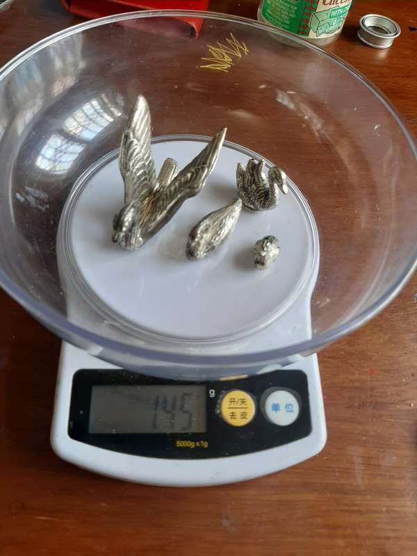 4 x metal swans