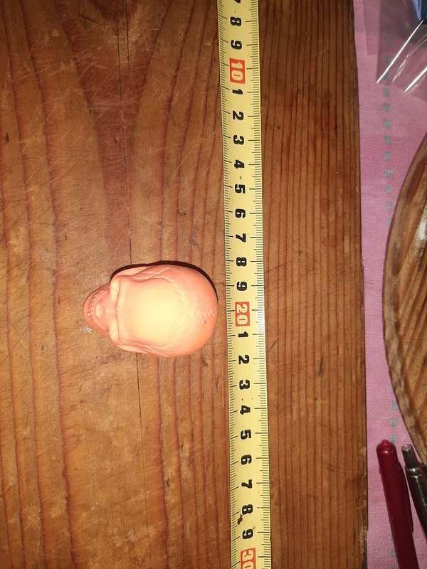 one eraser skull