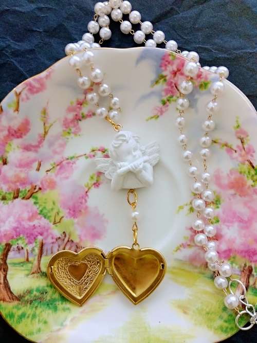 Handmade pearl necklace with locket/Vintage style/Beautiful necklace/Fashion necklace/Special/
