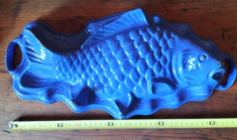 Vintage fish pate mould - heavy - Cast Iron