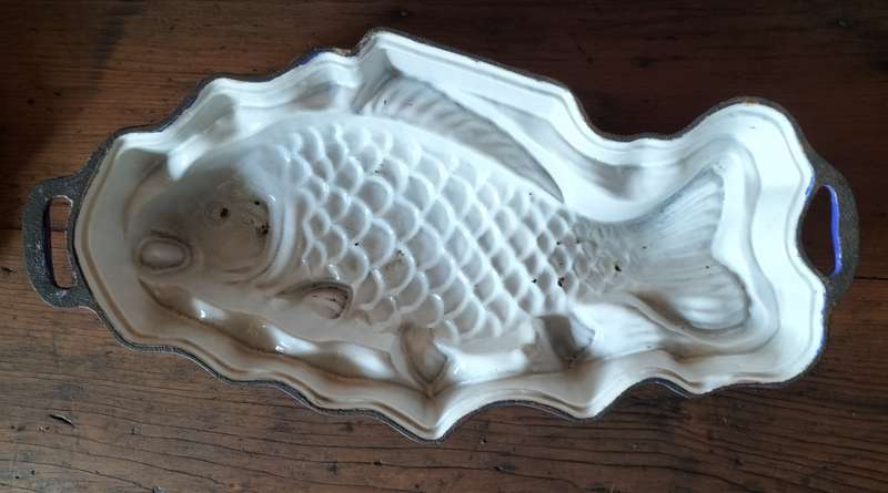 Vintage fish pate mould - heavy - Cast Iron