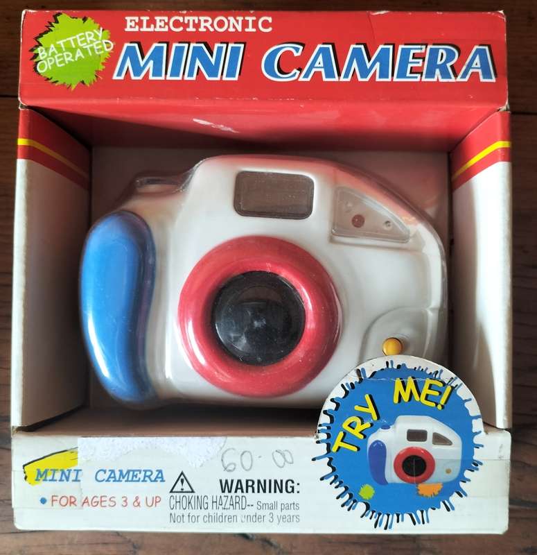New Old stock - Electronic Mini Toy Camera