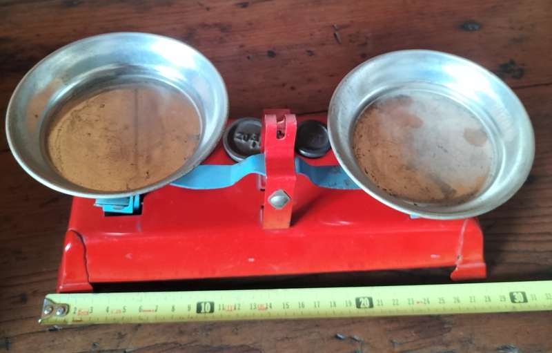 Vintage toy scale (Comes with weights)