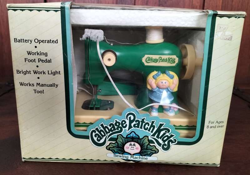 New old stock - Vintage toy sewing machine - Cabbage kids