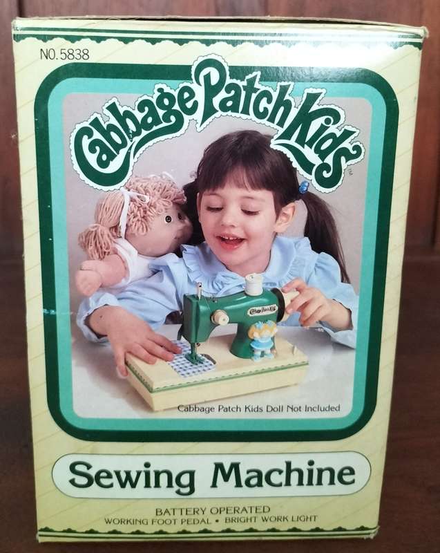 New old stock - Vintage toy sewing machine - Cabbage kids