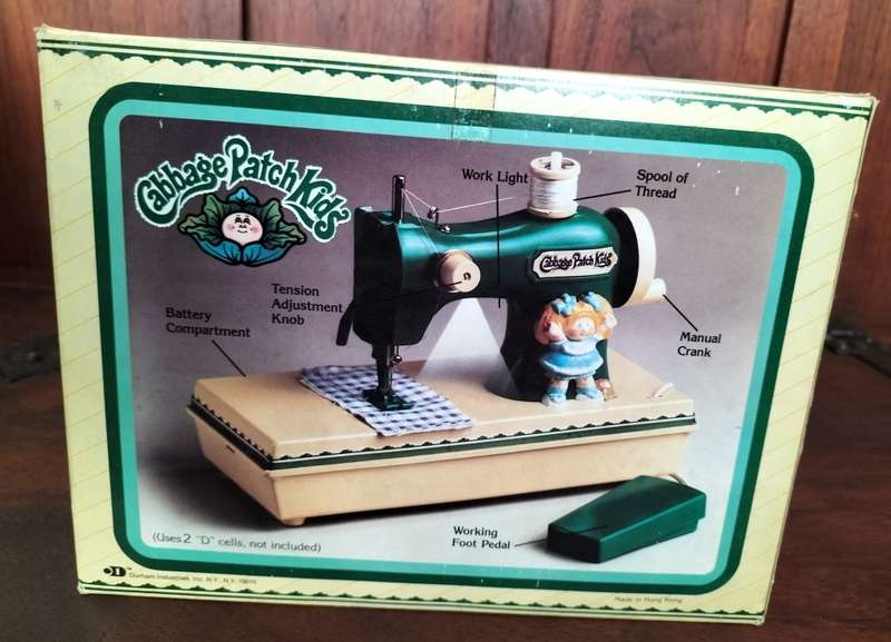 New old stock - Vintage toy sewing machine - Cabbage kids