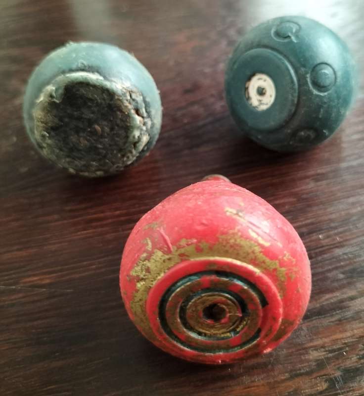 Vintage wooden spin tolletjie (x3 - different colours)