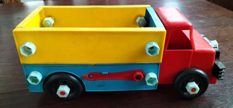 Vintage Tudor Rose `take apart` plastic Truck