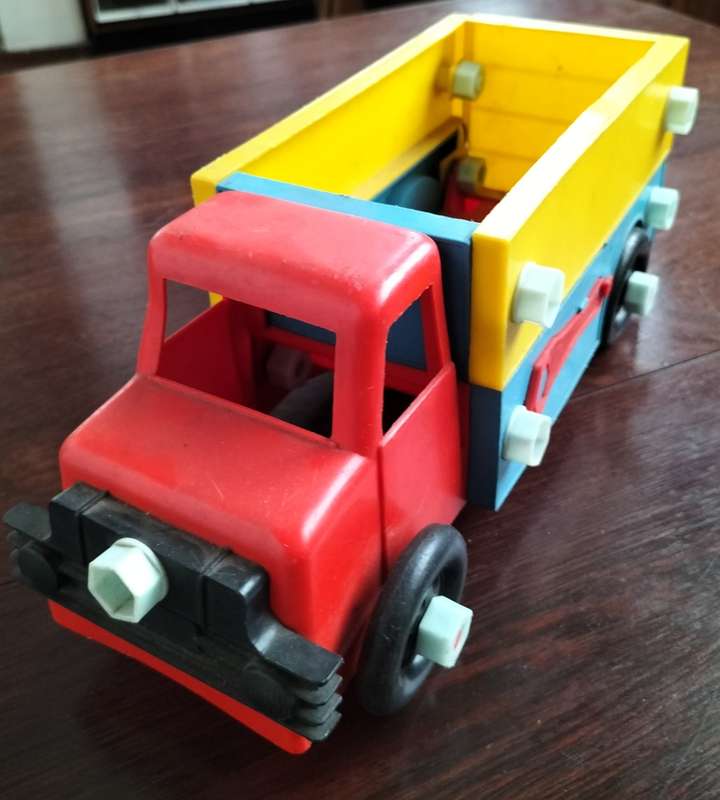 Vintage Tudor Rose `take apart` plastic Truck