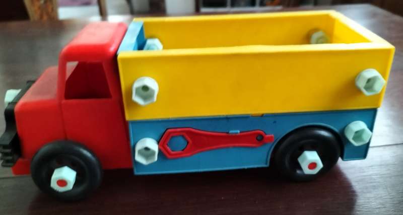 Vintage Tudor Rose `take apart` plastic Truck