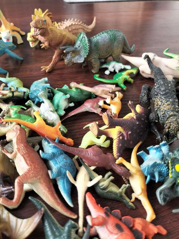 Large vintage collection of smaller plastic dinosaurs (80+)