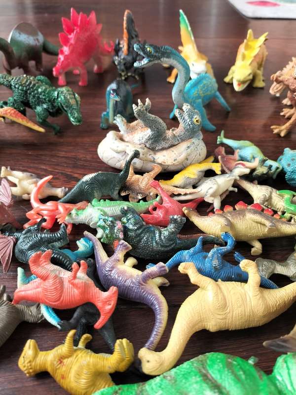 Large vintage collection of smaller plastic dinosaurs (80+)