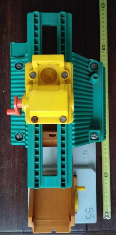 Vintage Fisher Price lift and load depot