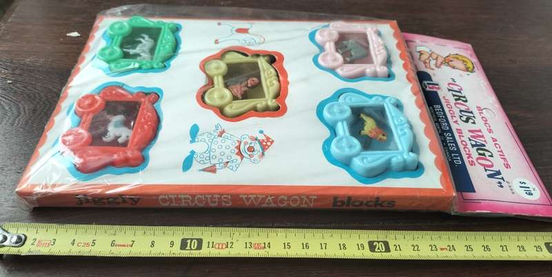 New old stock - Circus Wagon - Jiggly blocks (unopened)