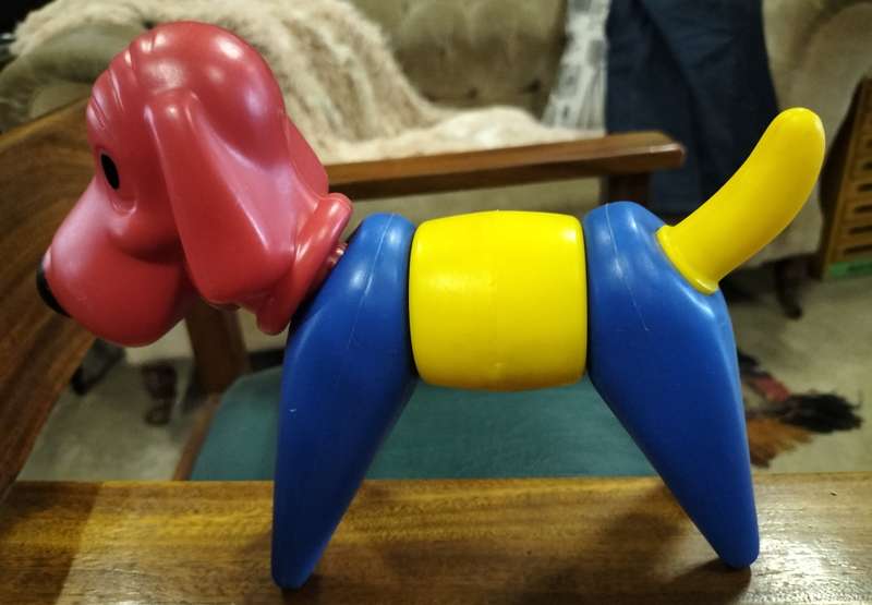 Tupperware dog (toy puzzle - 5 piece)