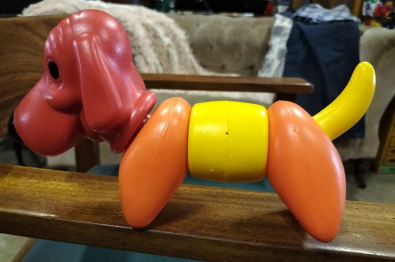 Tupperware dog (toy puzzle - 5 piece)