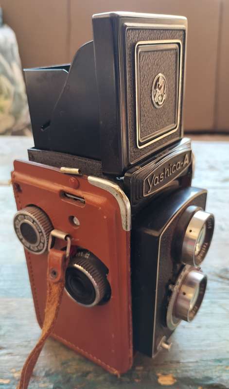 Yashica A - Twin lens Reflex - 1959