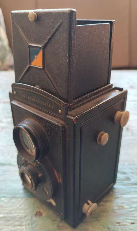 Vintage Voigtlander Twin lens Reflex (Brilliant) - 1932